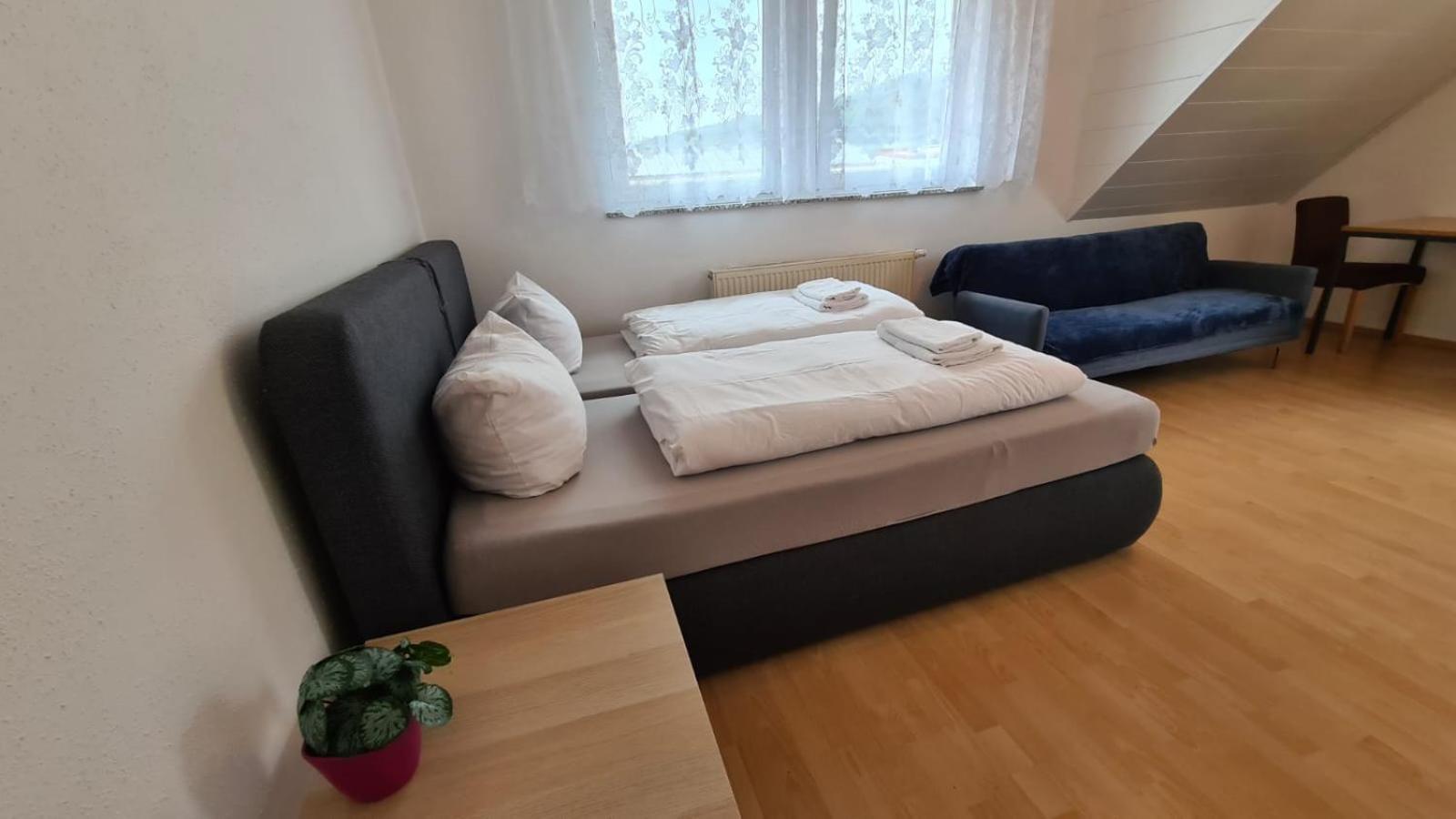 Schlafzimmer 1 Mit Top Aussicht Ueber Weilstetten Balingen Extérieur photo